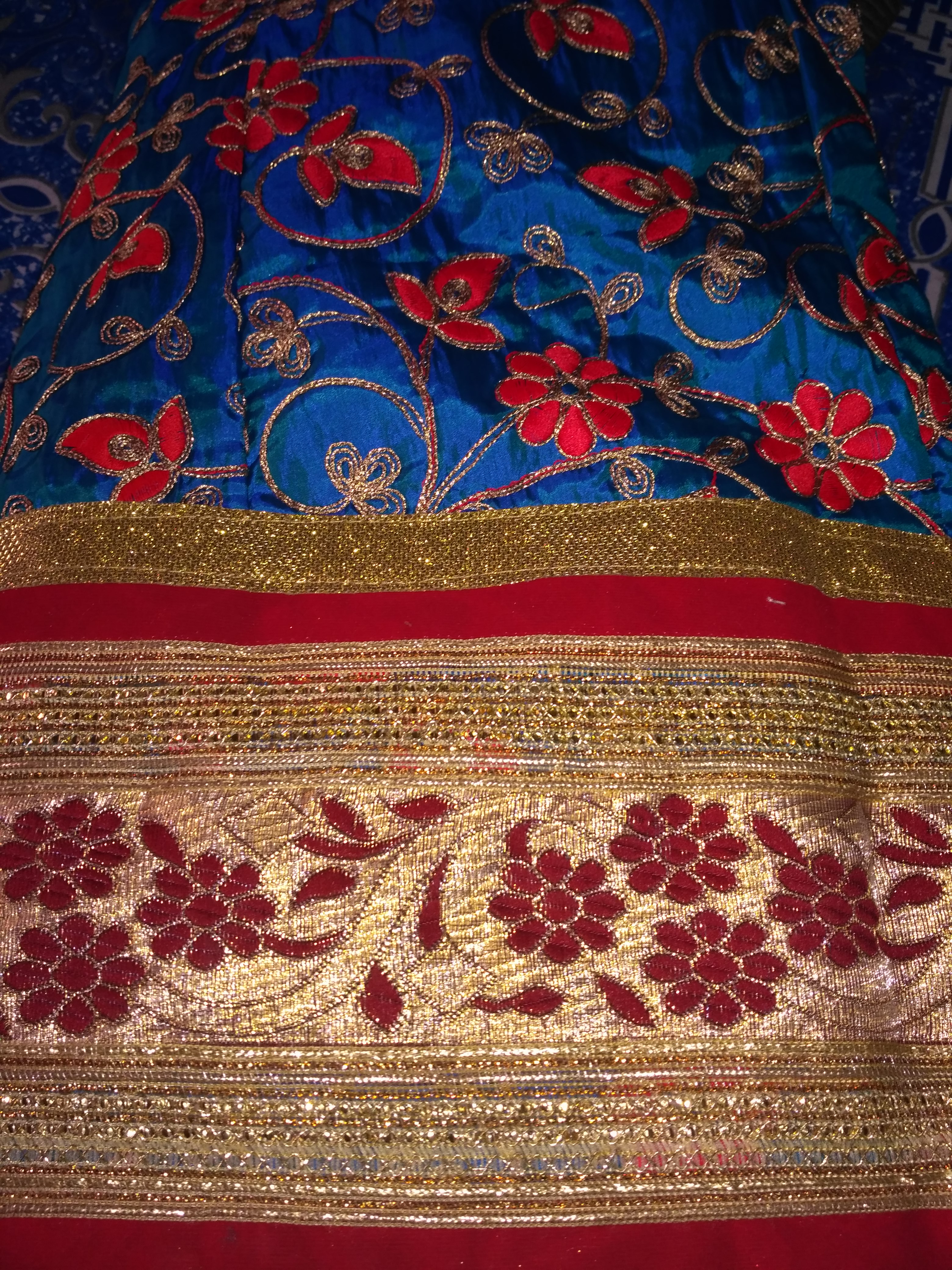 Silk jari saari